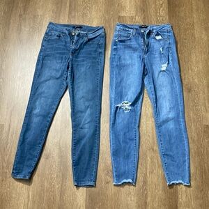 Bundle of 2 refuge stretchy skinny jeans size 4 distressed